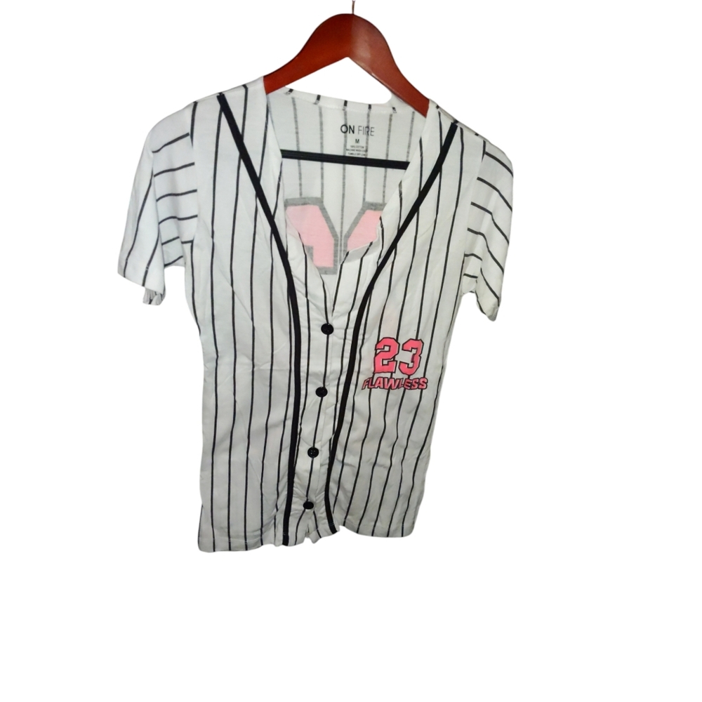 On Fire Medium Umpire Type Womens Top Short White/Black/Pink